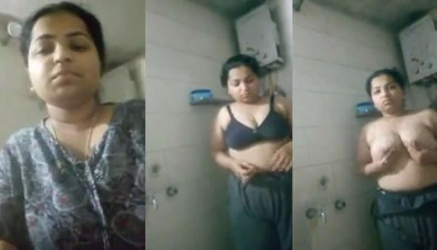 Nude bathroom selfie video of Ritika