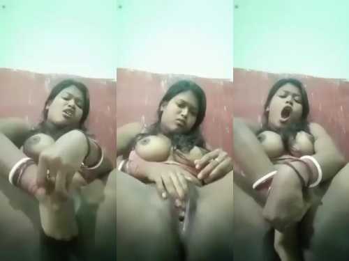 SuperHorny Bengali Boudi Choot Me Ungli Karti Hui MMS Sex