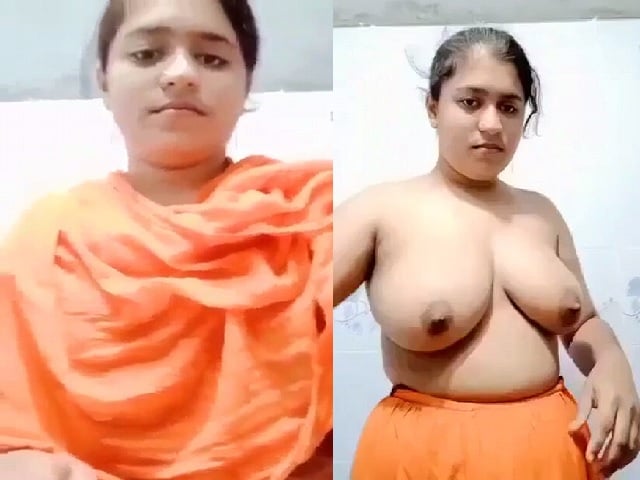 Indian girl stripping salwar and big boobs show